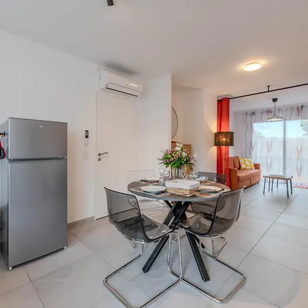 Дом отдыха Echappee Brionnaise T2, Clim, Terrasse, Parking Saint-Nizier-sous-Charlieu