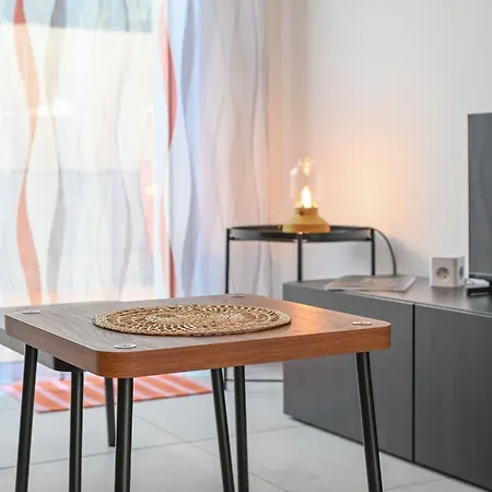 Echappee Brionnaise T2, Clim, Terrasse, Parking *