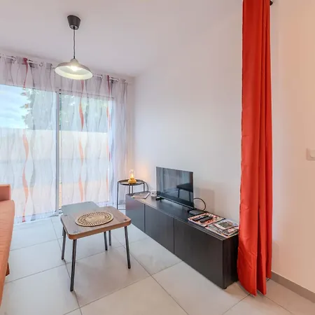 Echappee Brionnaise T2, Clim, Terrasse, Parking Дом отдыха *