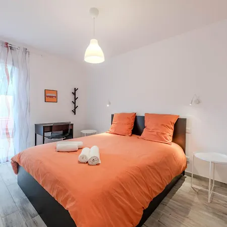 Echappee Brionnaise T2, Clim, Terrasse, Parking